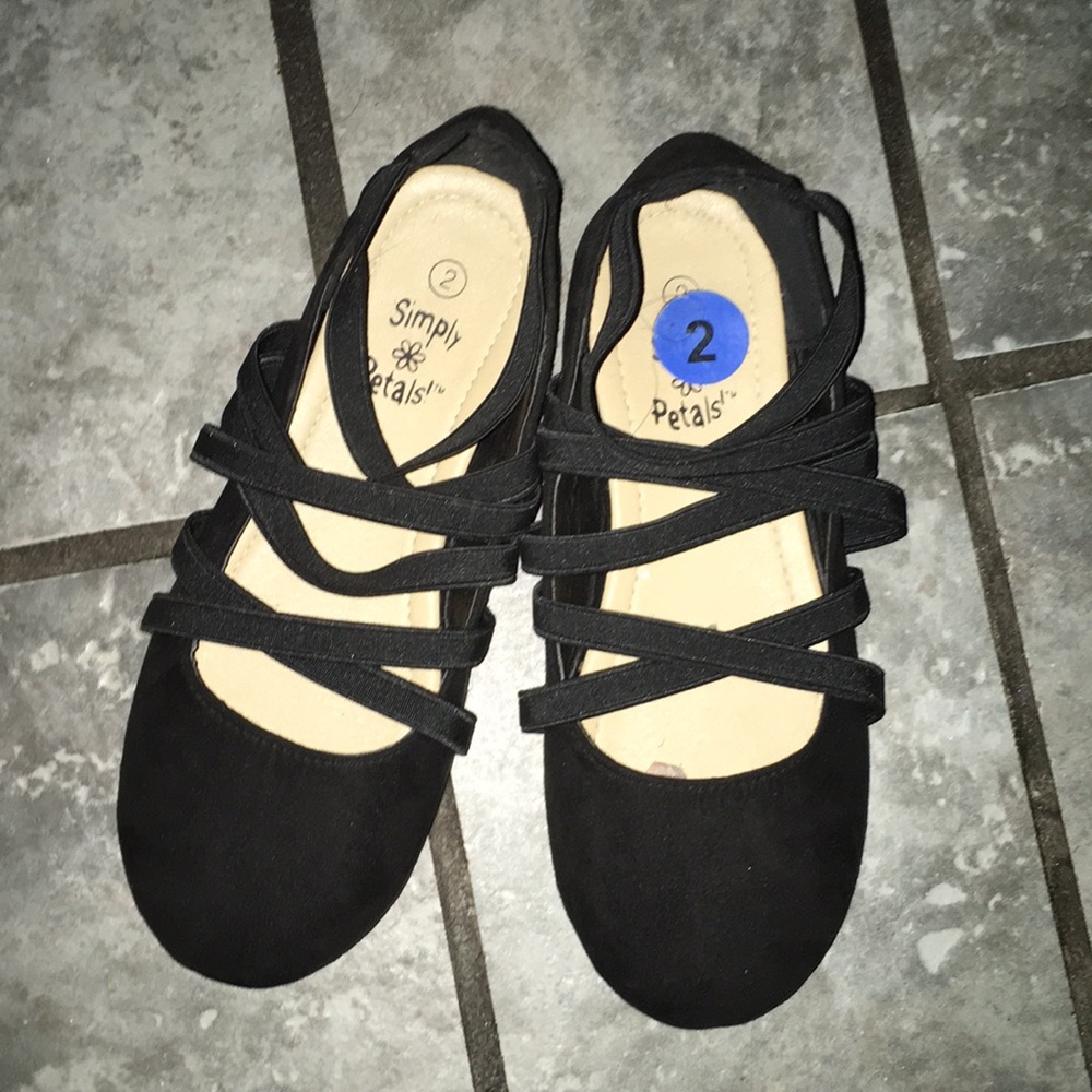 MAKE AN OFFER! Black simply petals